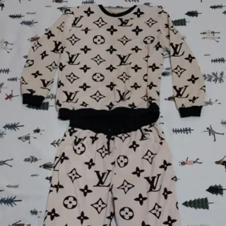 لباس و شلوار LV