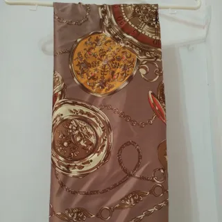 روسری ساتن