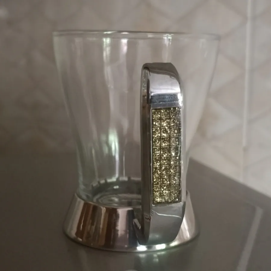 لیوان انگاره دار