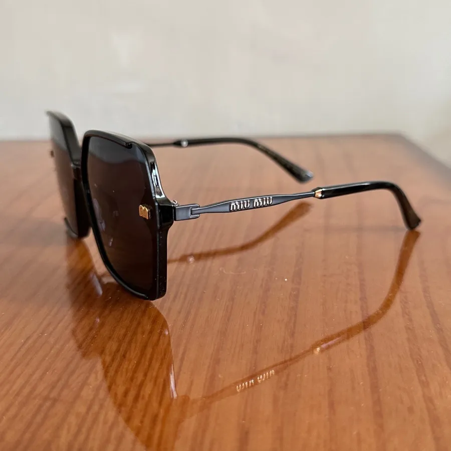 عینک آفتابی miu miu