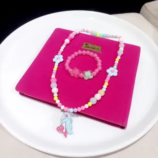 گردنبند و دستبند