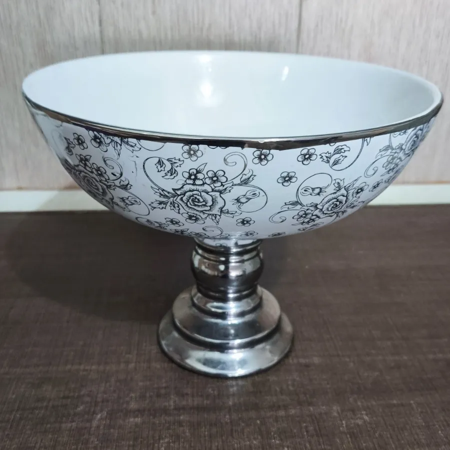 میوه خوری پایه دار