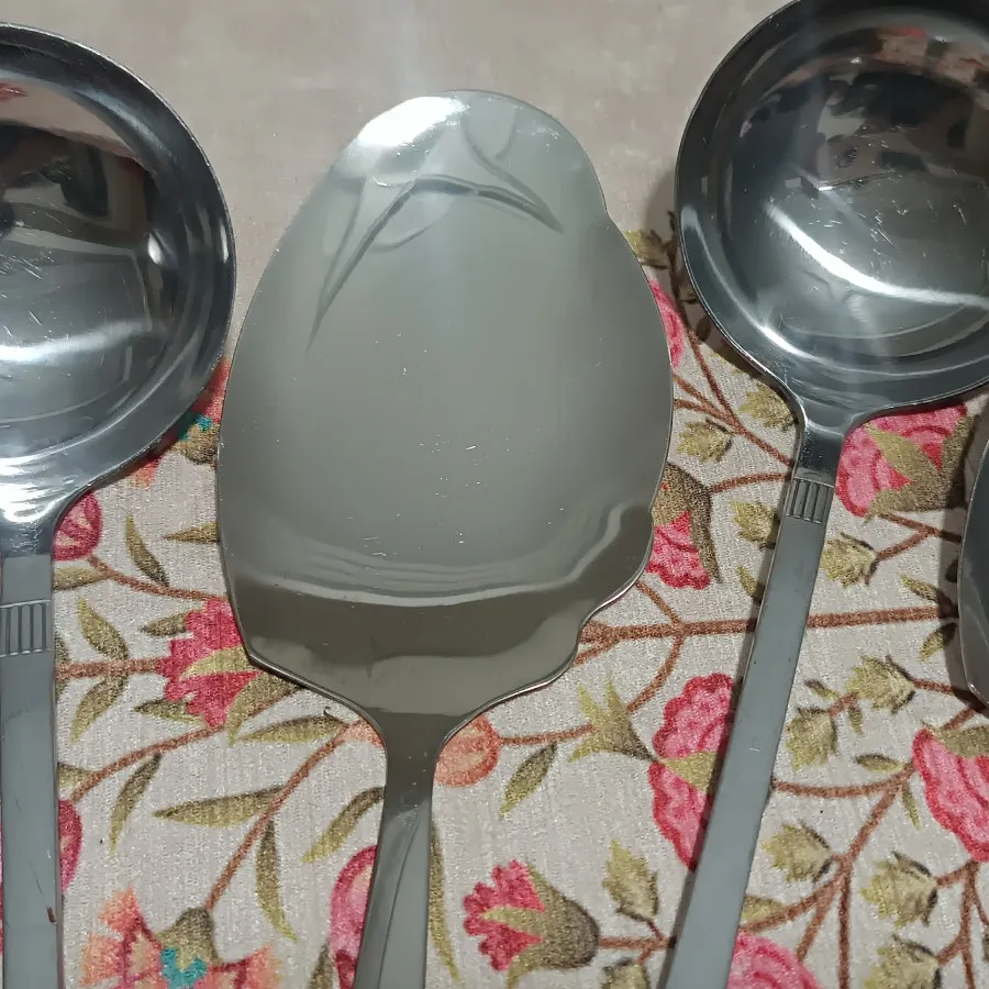 کفگیر ملاقه.