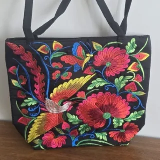 کیف گلدوزی شده
