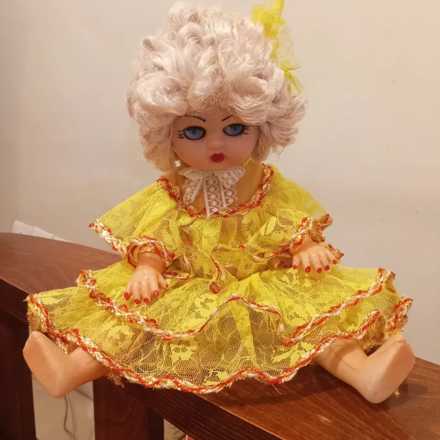 عروسک خارجی بانوی زیبا