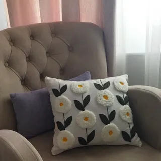 کاورکوسن پانچ‌دوزی طرح گل
