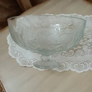 میوه خوری پایه دار قدیمی