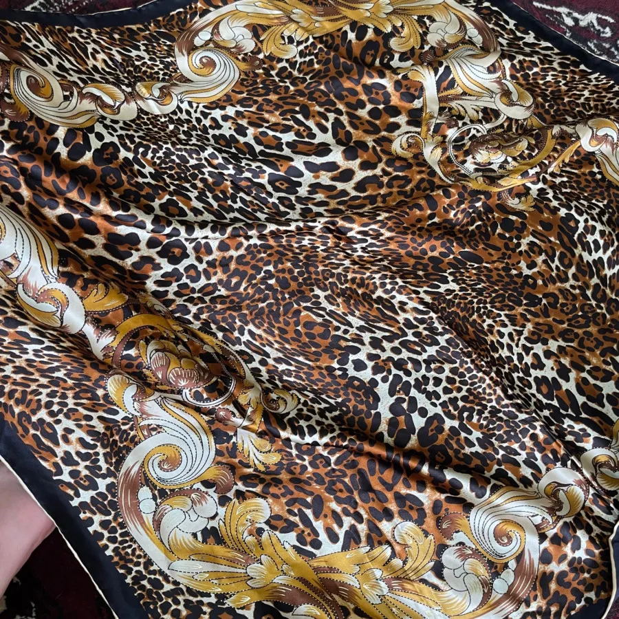 روسری ساتن