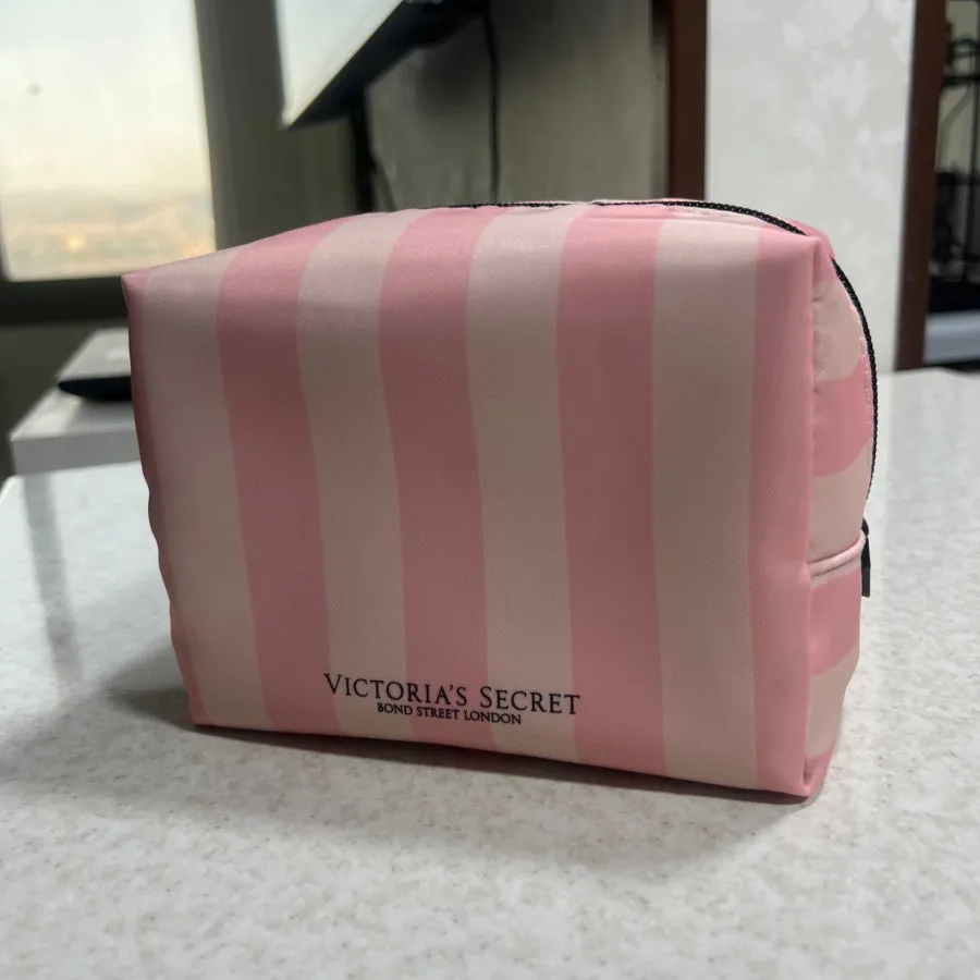 کیف ارایش Victoria’s Secr
