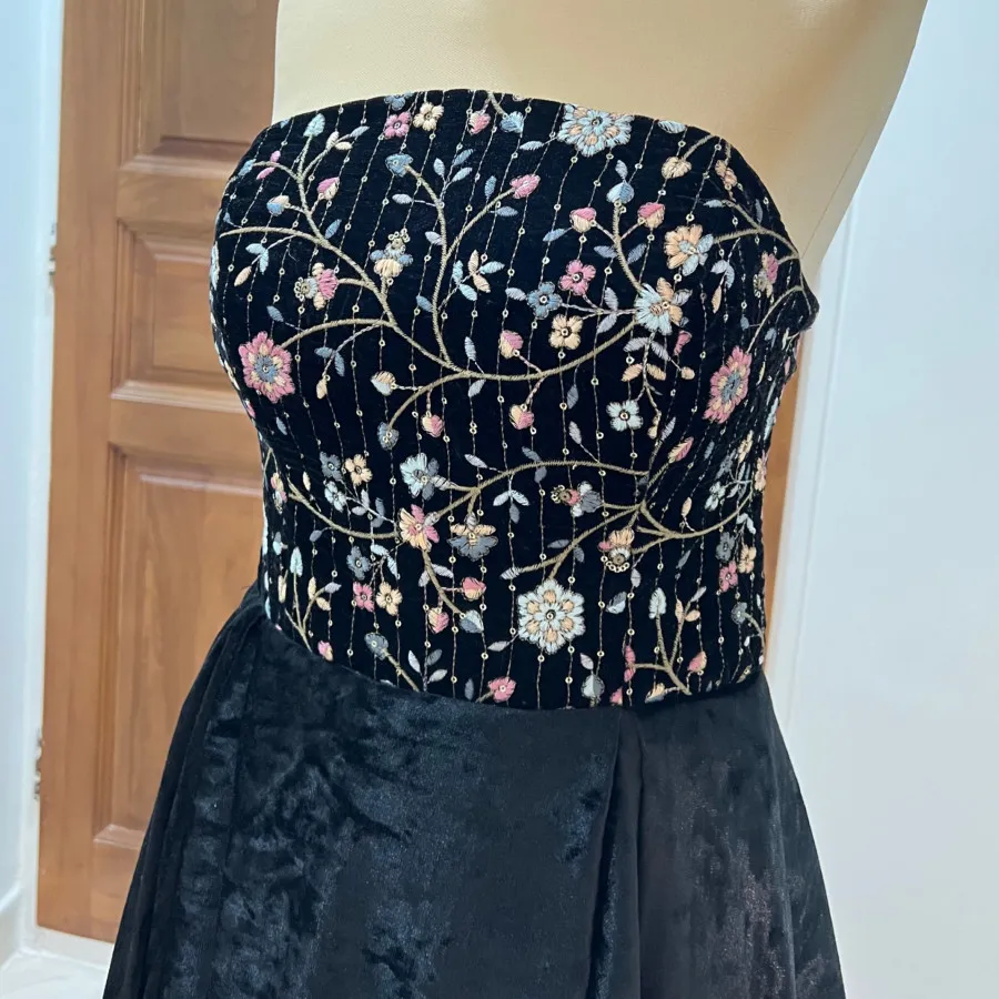 دکلته دنباله دار