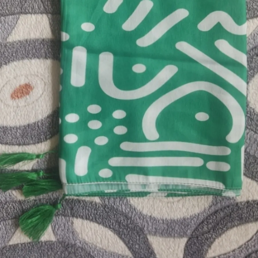 شال نخی منگوله دار