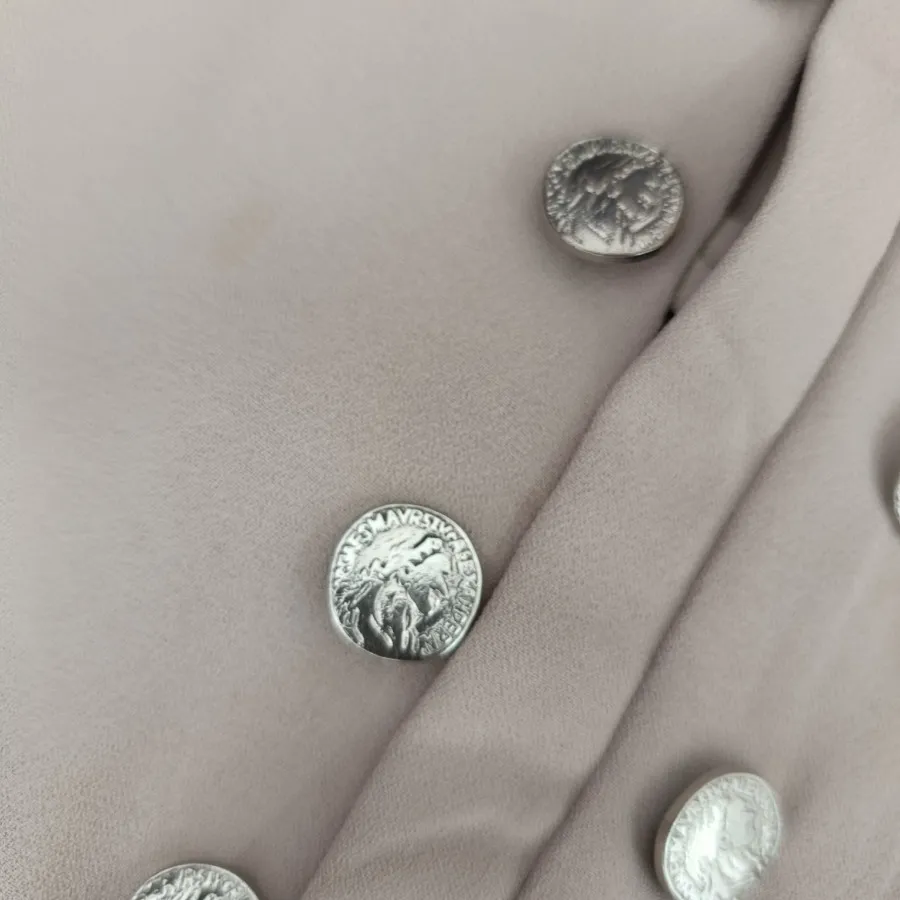 مانتو کرمی