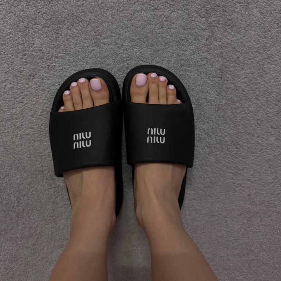 صندل miu miu