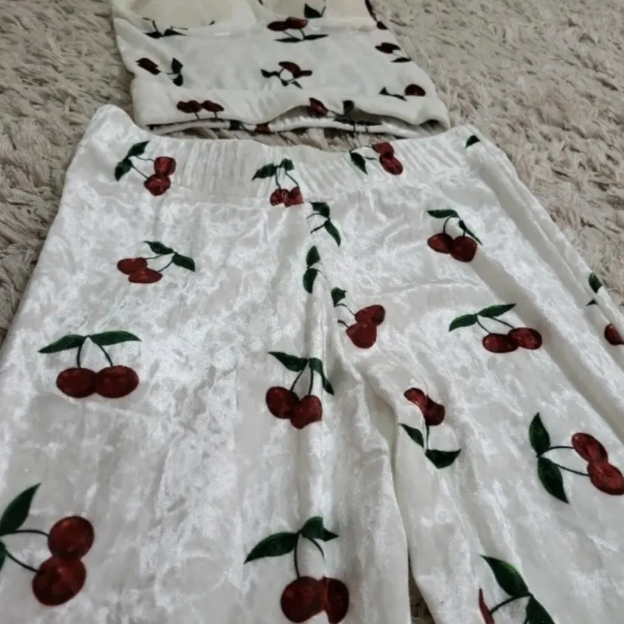 ست دو تیکه مخملی گیلاسی