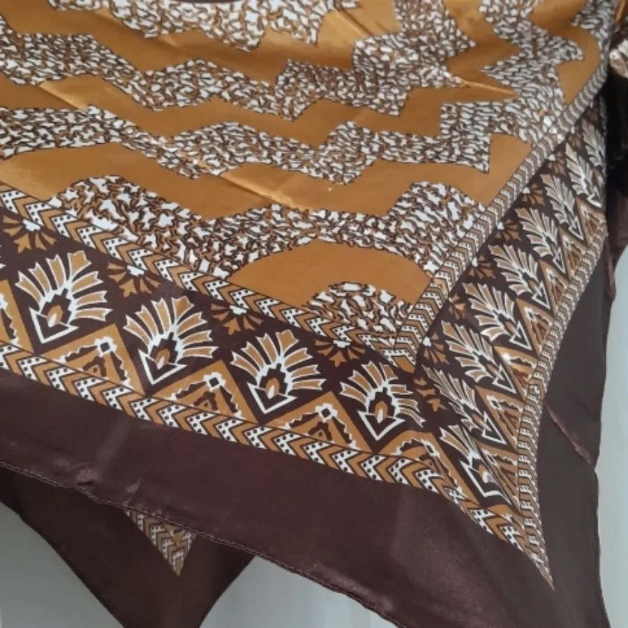 روسری ساتن