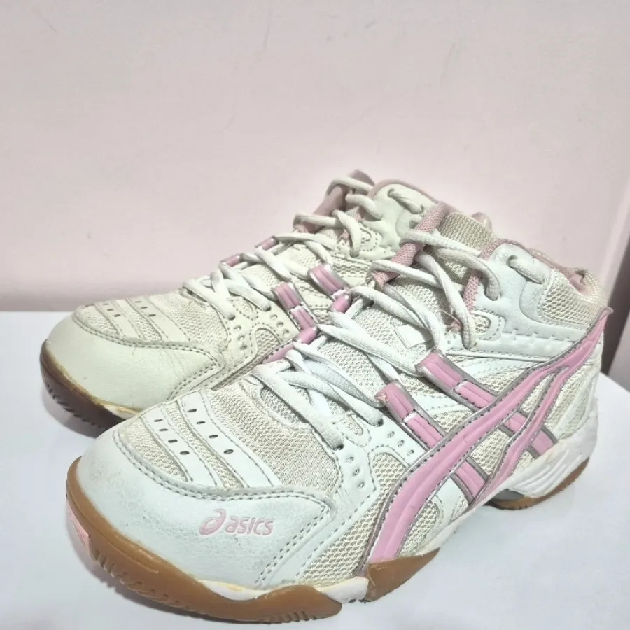 کفش اسپرت‌و‌سالنی  asics