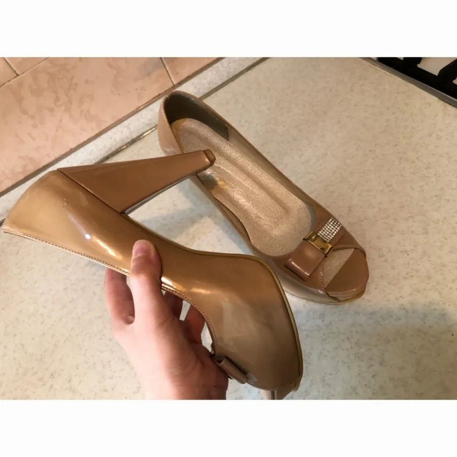 کفش نسکافه ای