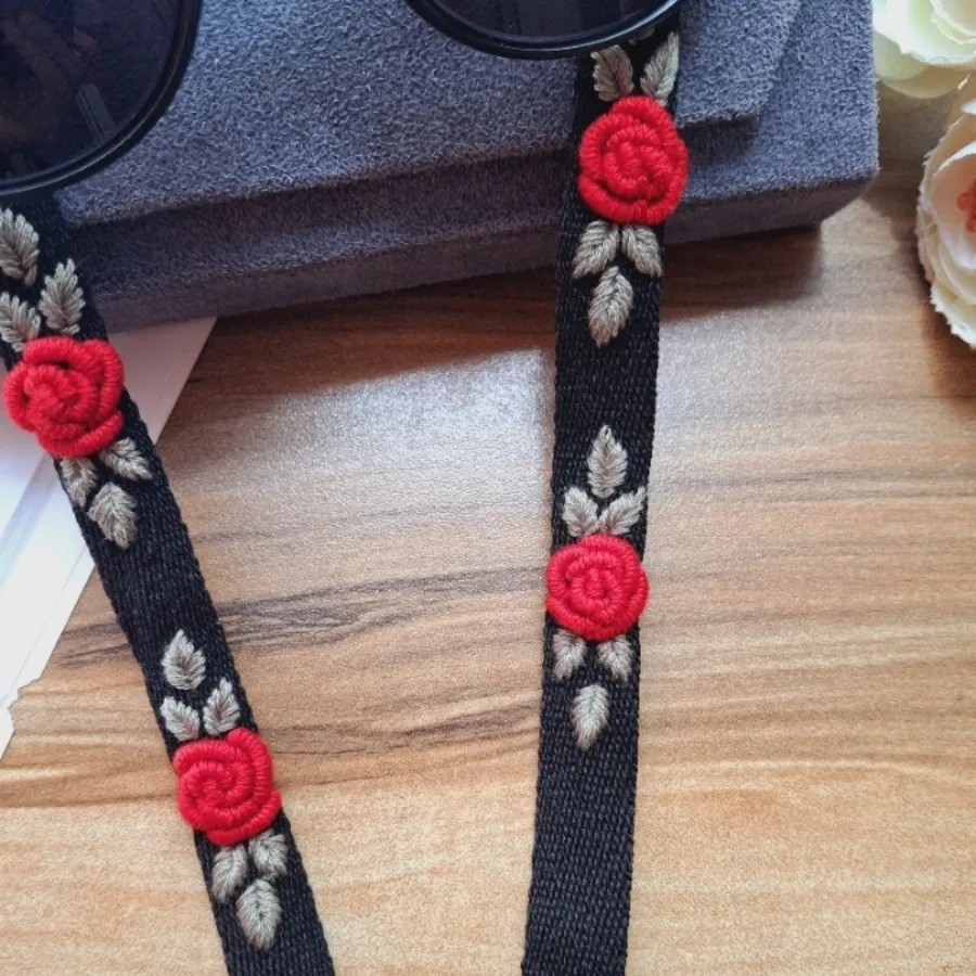 بند عینک گلدوزی