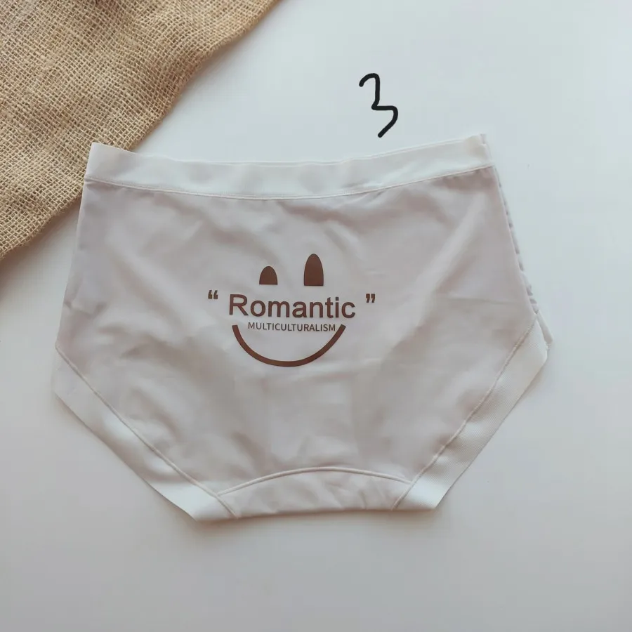 شورت شیشه ای طرح دار