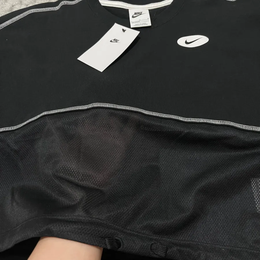 کراپ چهارفصل Nike