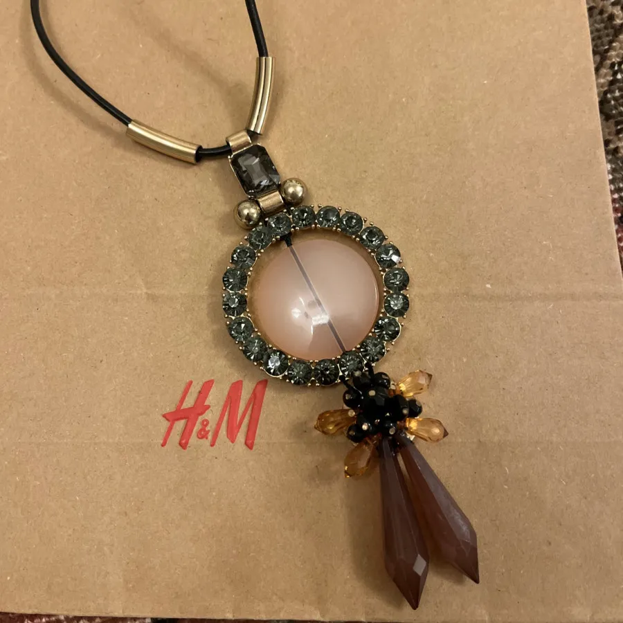 گردنبند رو لباسی h&m