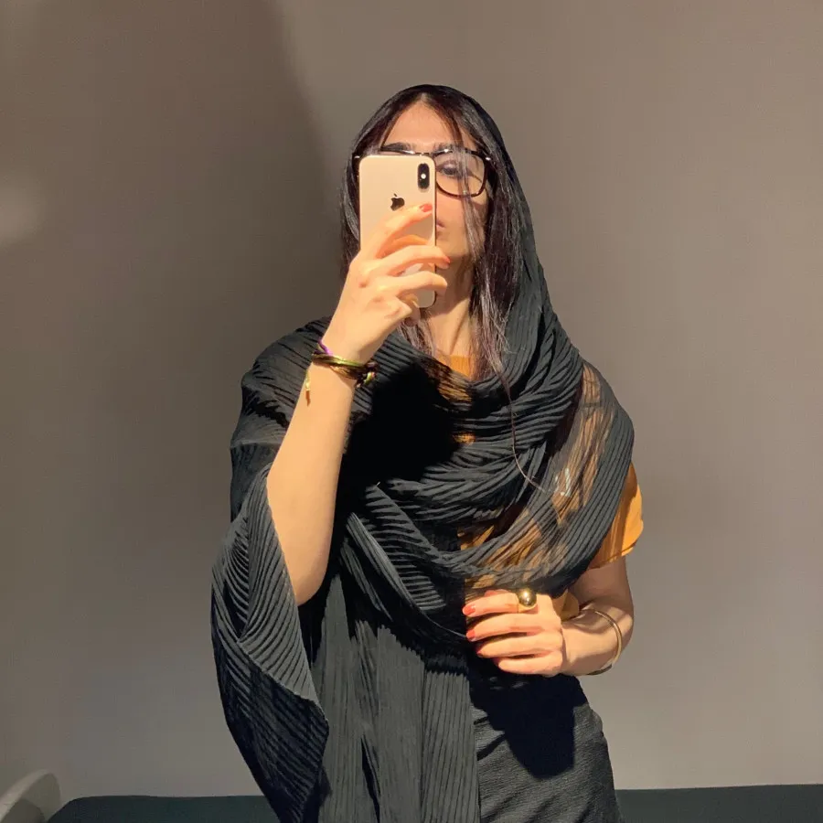 شال پلیسه مشکی حریر