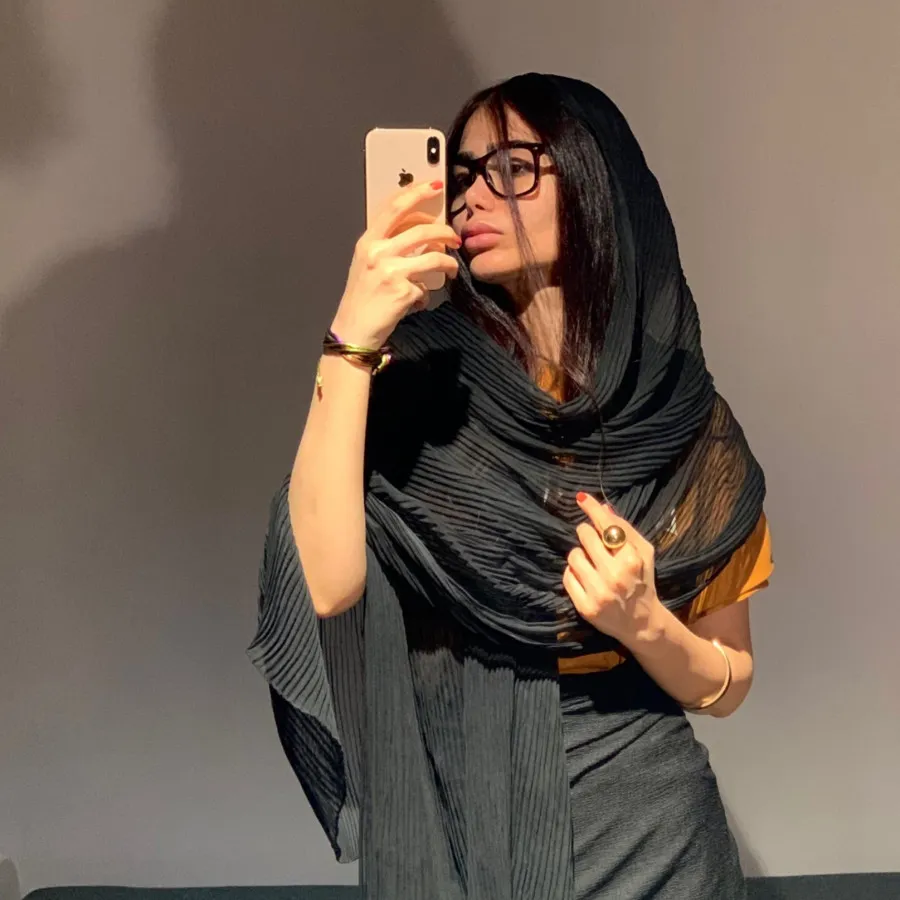 شال پلیسه مشکی حریر