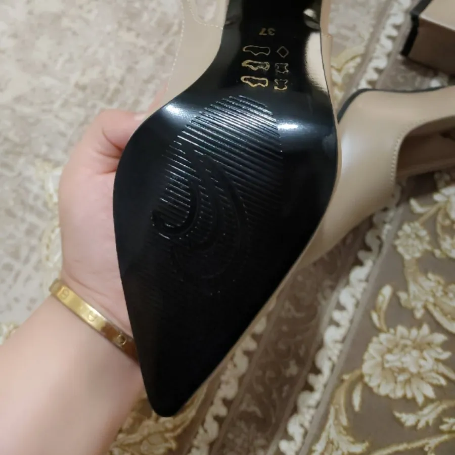 کفش پاشنه بلند