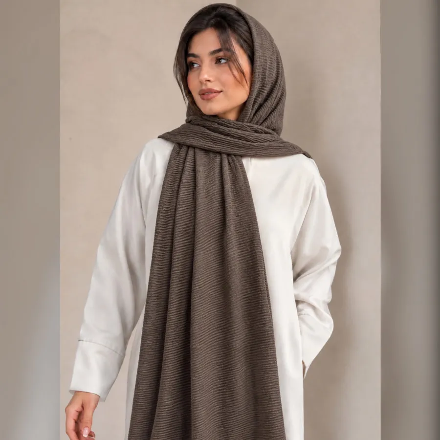 شال قهوه ای نخی