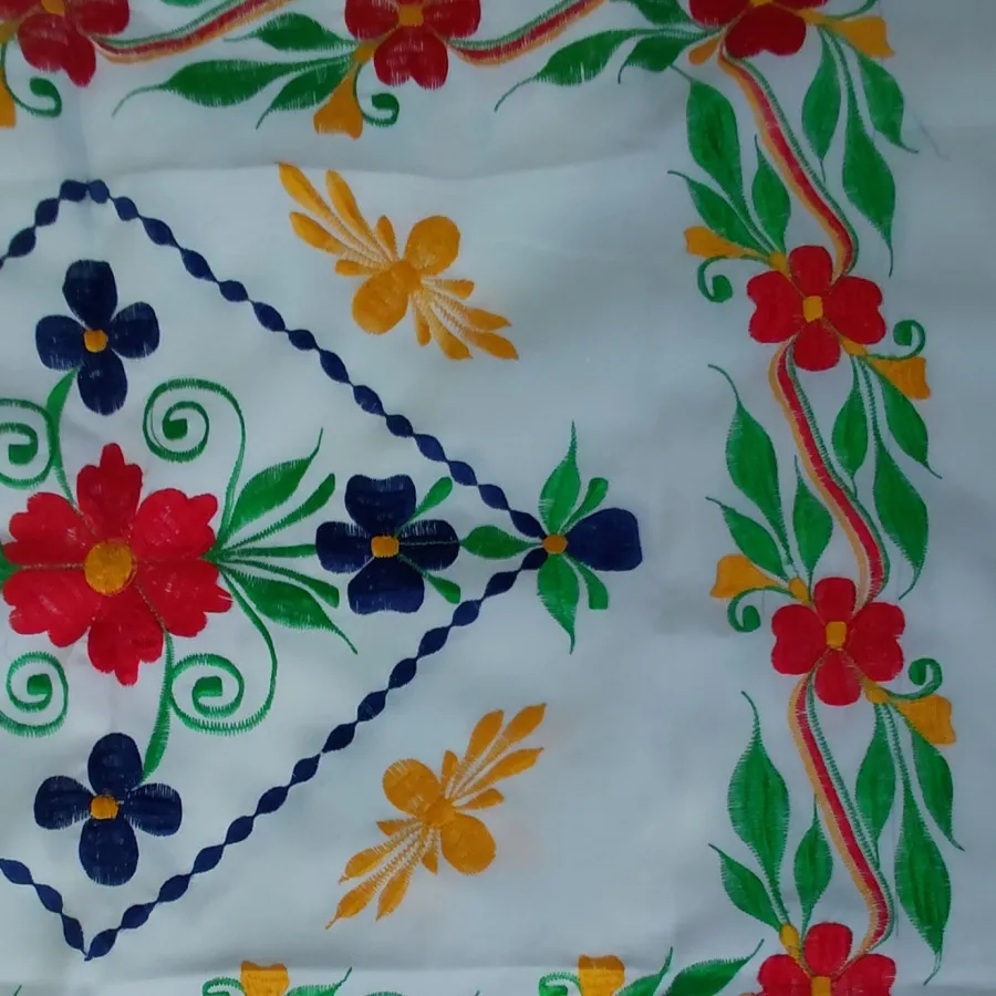 پارچه گلدوزی شده