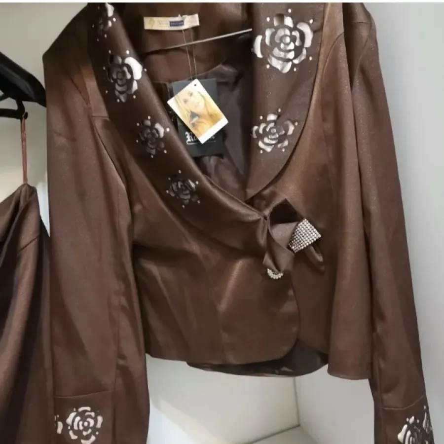 کت و دامن قهوه ای تگدار