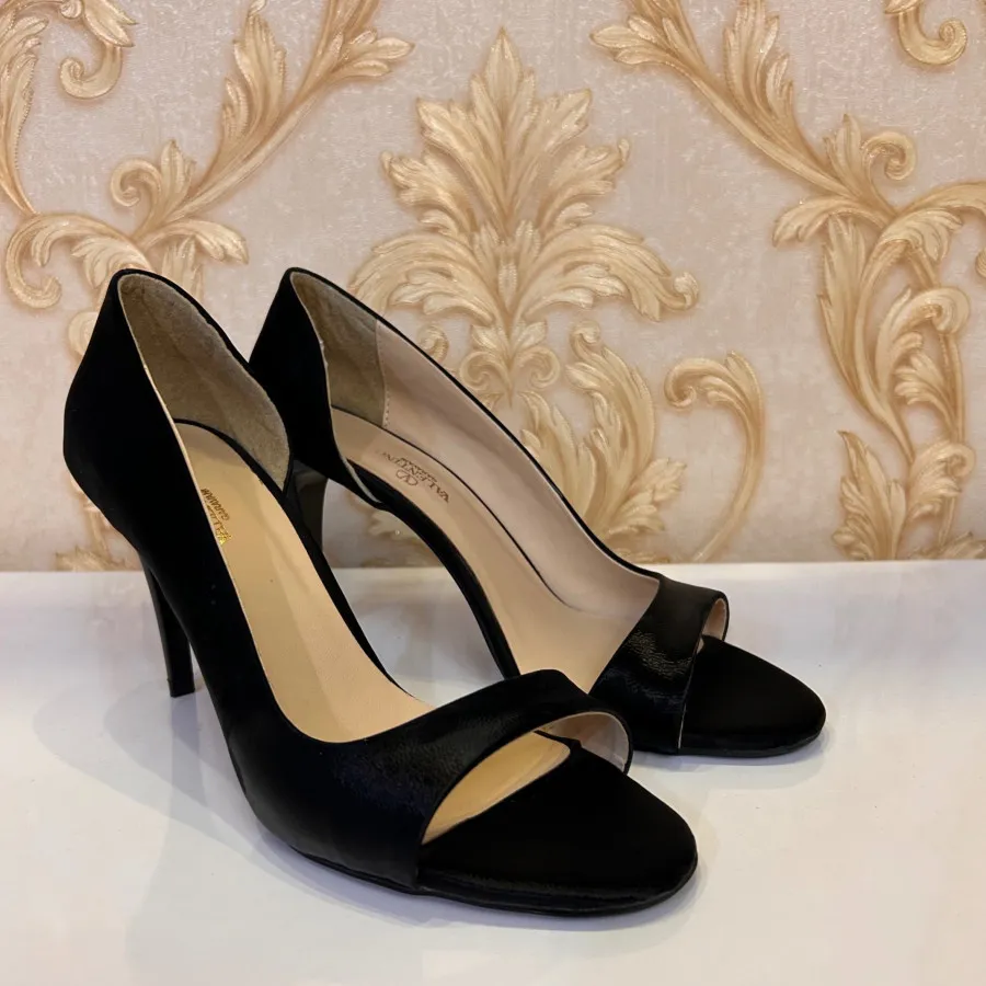 کفش valentino
