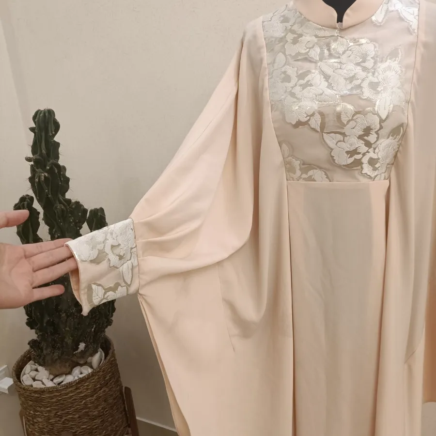 عبا نورا