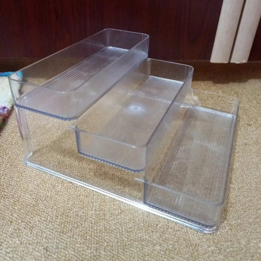 جای وسایل آرایش ونظم دهند