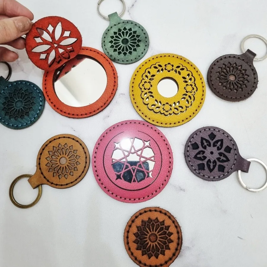 آینه چرمی دستدوز