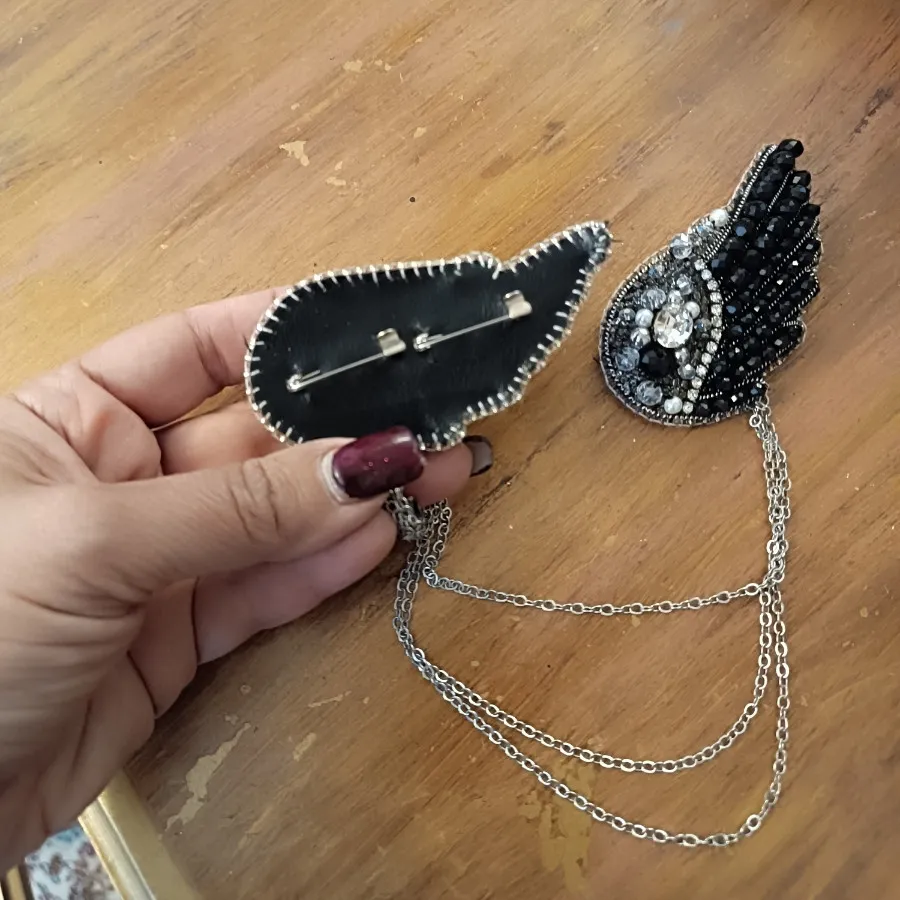 گل سینه بال فرشته