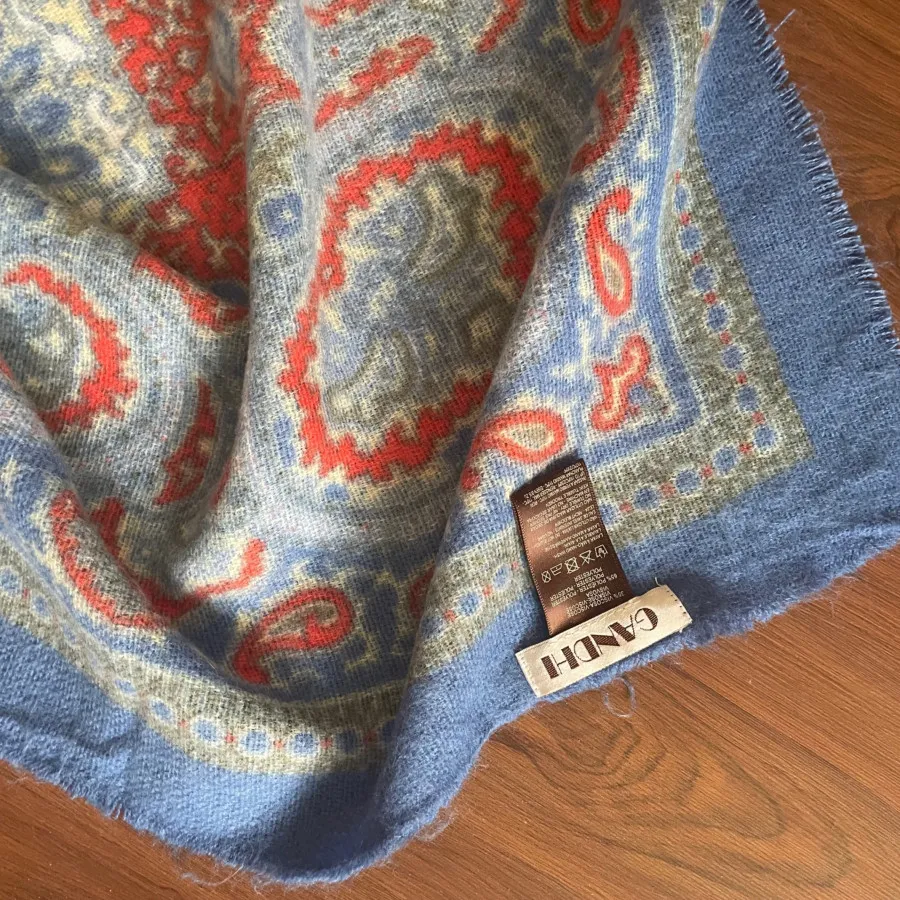 روسری پشمی بزرگ