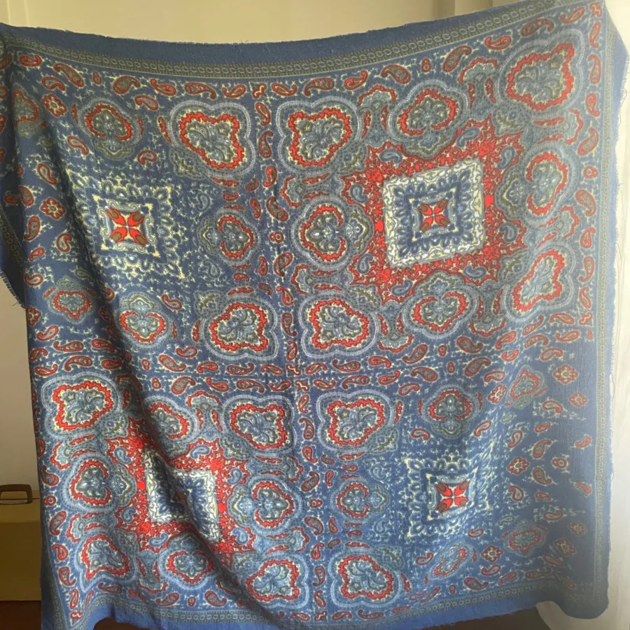 روسری پشمی بزرگ