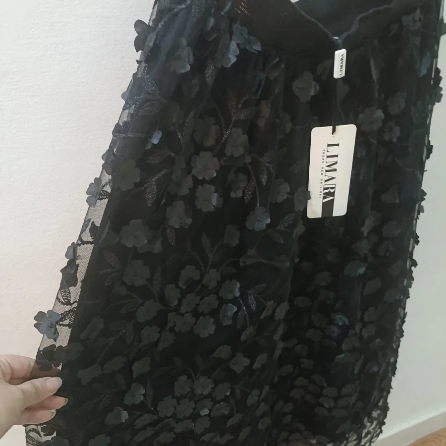 دامن گل برجسته