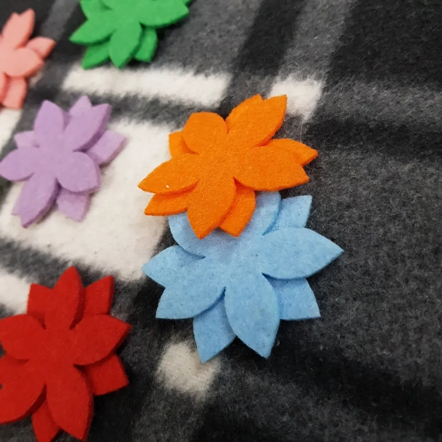 گل لیلیوم نمدی(16تا،8رنگ)