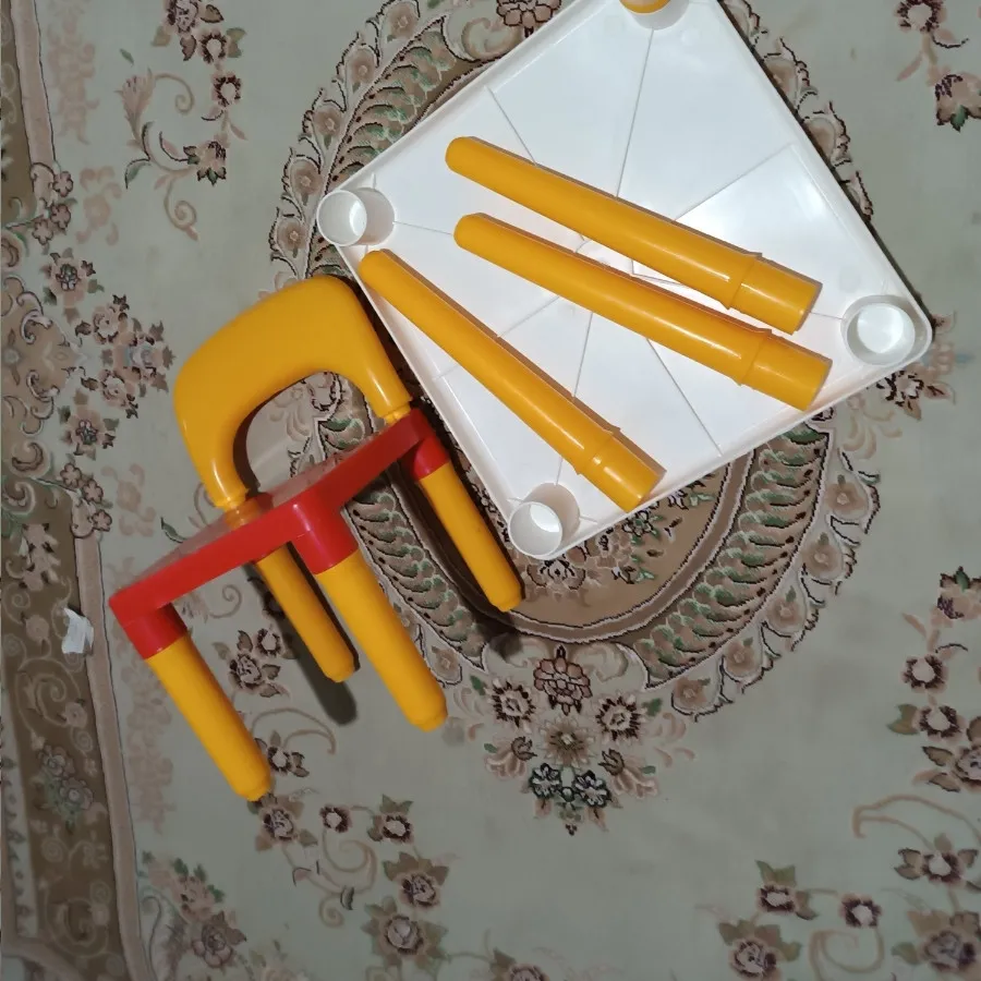 میز و صندلی کودک
