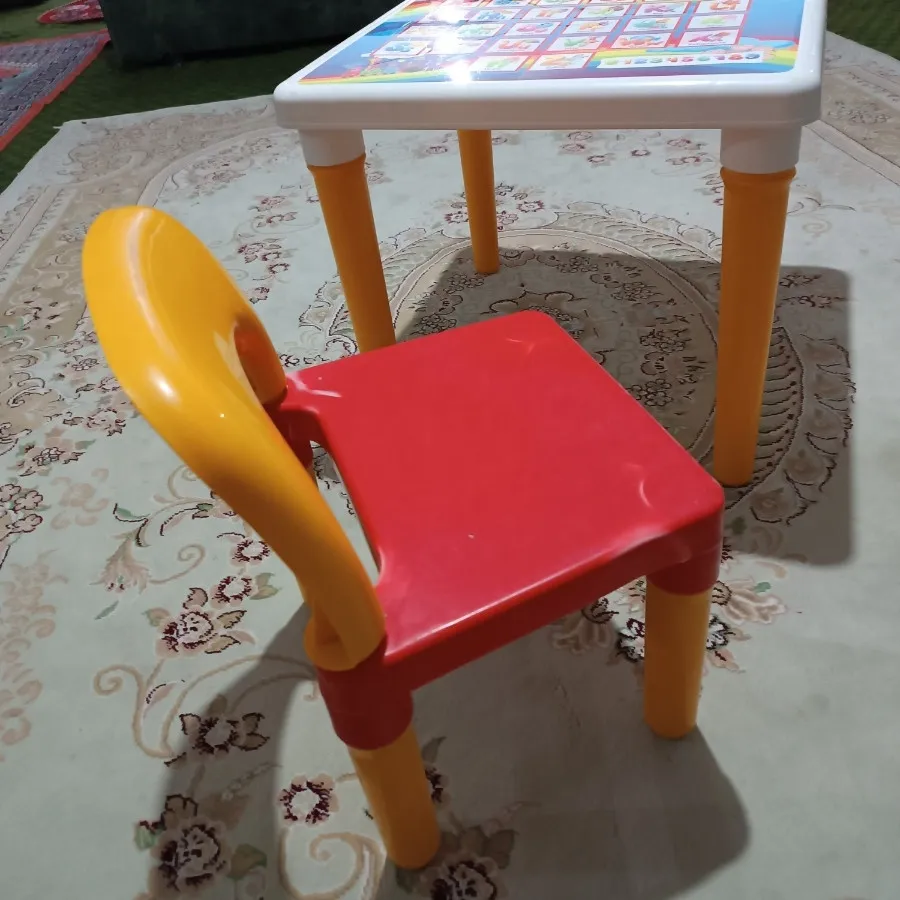 میز و صندلی کودک