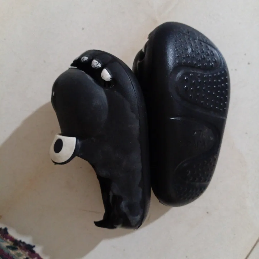 دمپایی کراکس کوسه ای