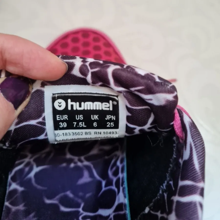 کفش hummel