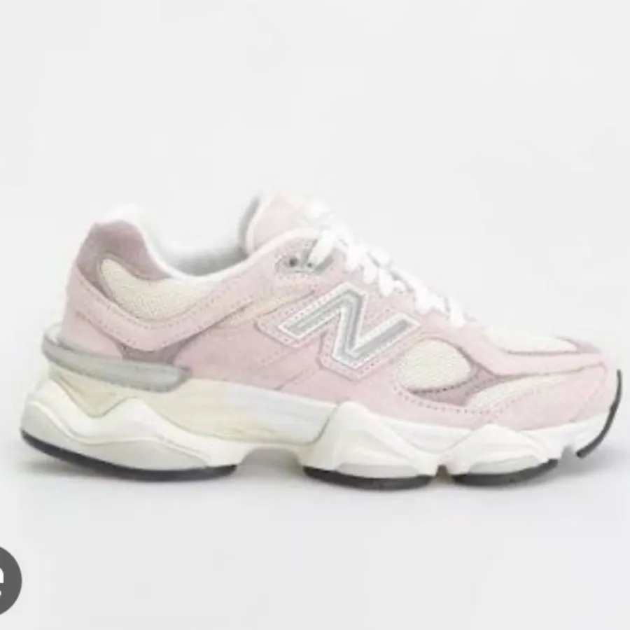 کتونی New balance 9060
