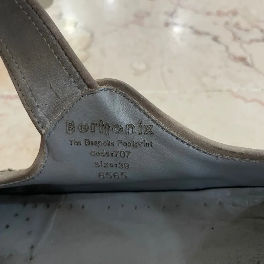 کفش berttonix