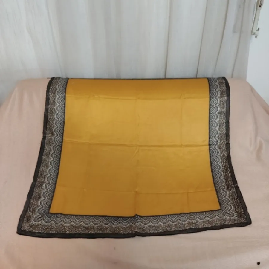 روسری ساتن