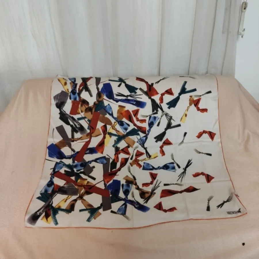 روسری ساتن