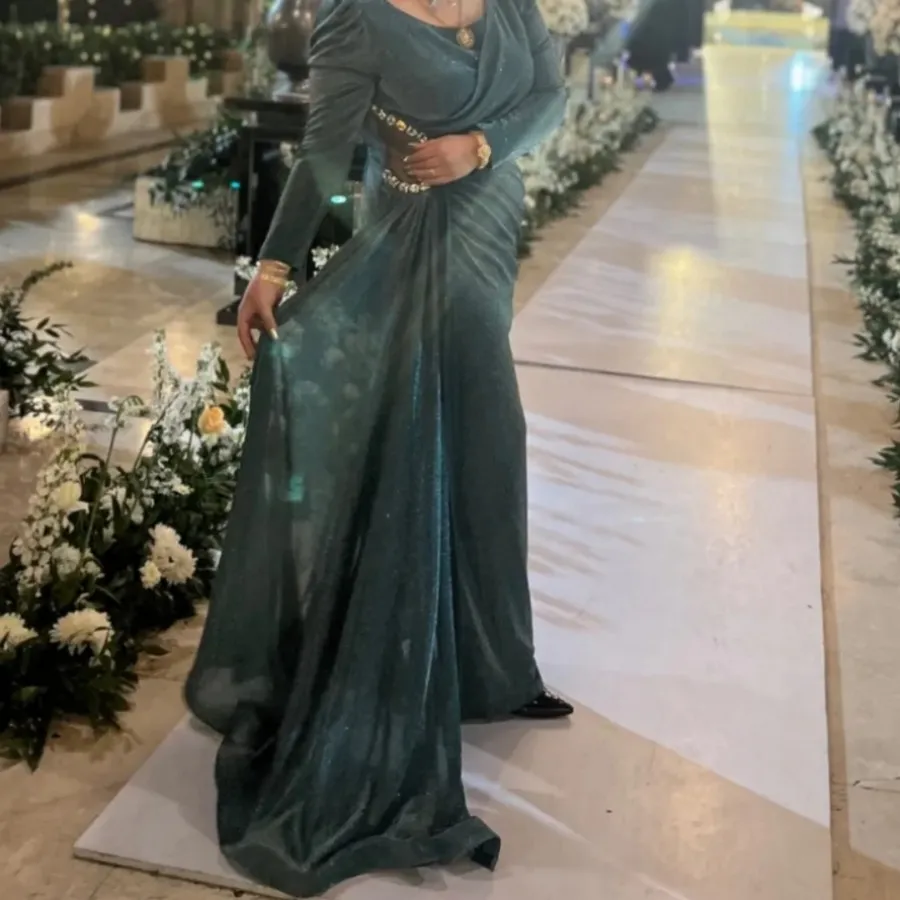 پیراهن شب، مجلسی