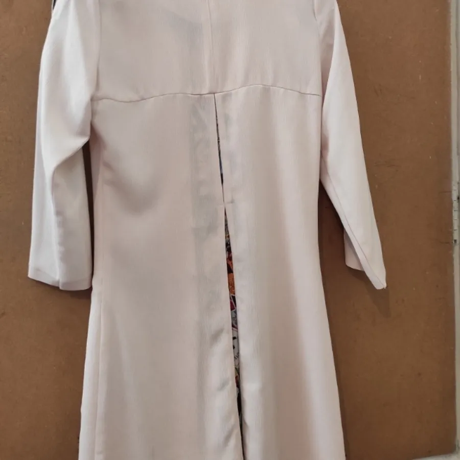 مانتو کرمی گلبهی مجلسی
